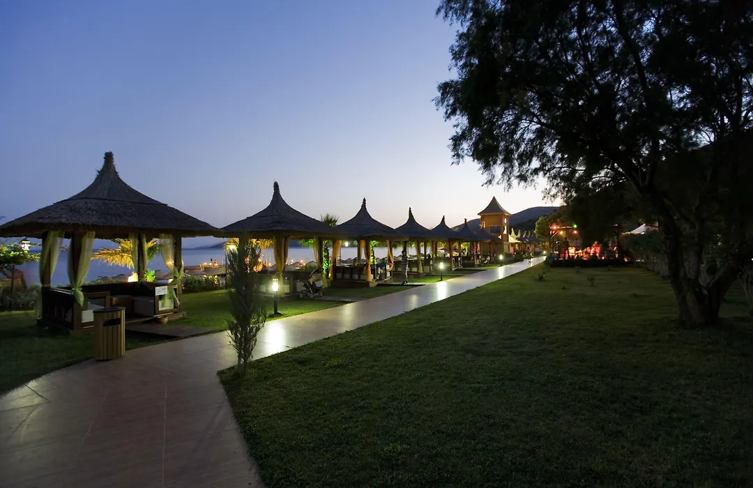 Latanya Park Resort-1